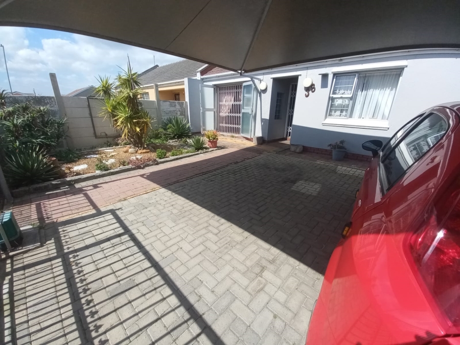 4 Bedroom Property for Sale in Strandfontein Western Cape